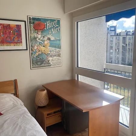 De 47m Avec Petit Balcon Et Vue Dégagée Parigi